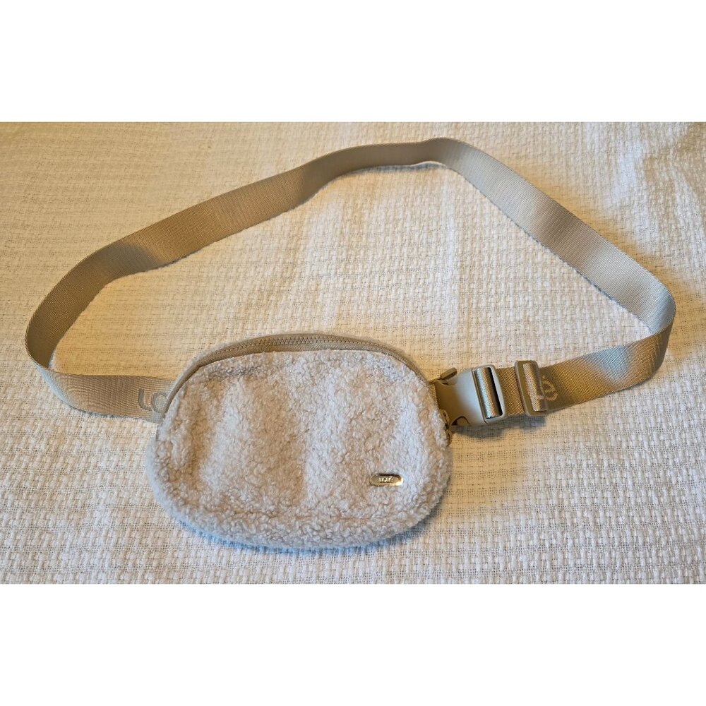 Lolë Sherpa Fleece Belt Bag Crossbody Taupe Beige Adjustable Strap